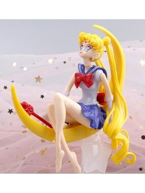Sailor Moon 5.9” Anime Figure • PVC Collectible • Cute Moon Pose Desk/Car Decor